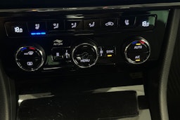 Valkoinen Skoda Superb 2020 kuva 34.