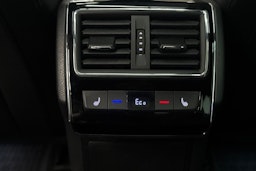 Valkoinen Skoda Superb 2020 kuva 38.