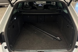 Valkoinen Skoda Superb 2020 kuva 39.