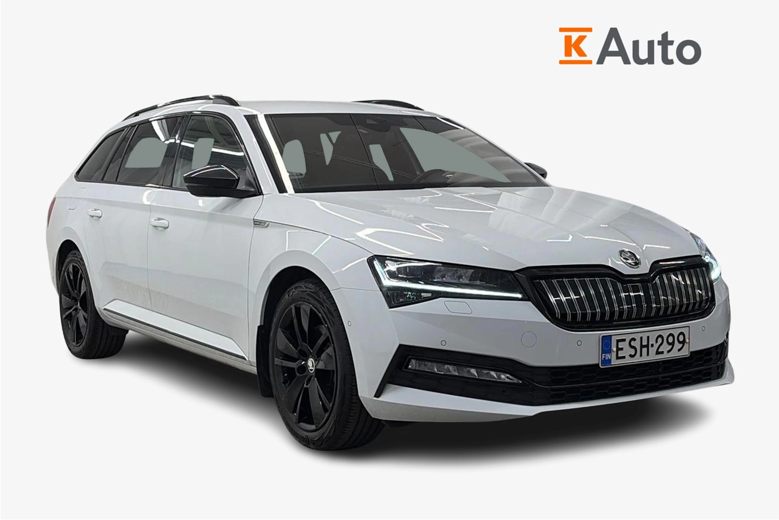 valkoinen Skoda Superb 2020 kuva 1.