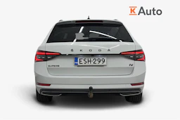 valkoinen Skoda Superb 2020 kuva 3.