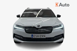 valkoinen Skoda Superb 2020 kuva 4.
