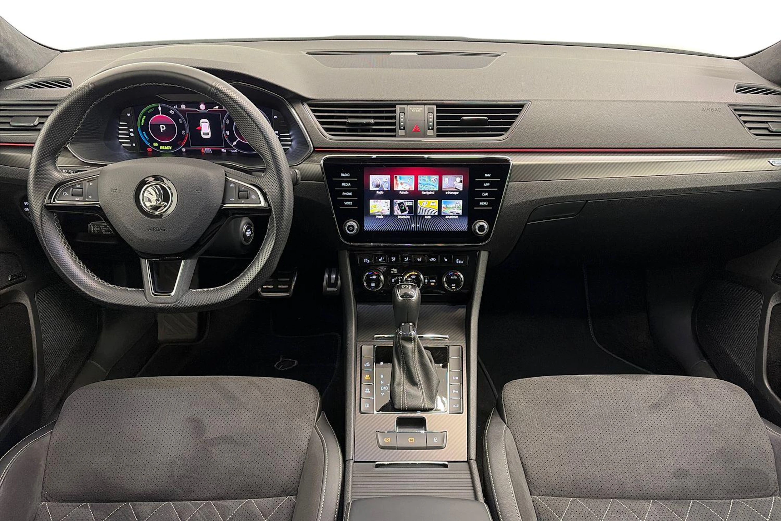 valkoinen Skoda Superb 2020 kuva 7.