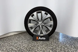 valkoinen Skoda Superb 2020 kuva 11.