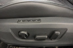valkoinen Skoda Superb 2020 kuva 16.