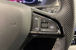 valkoinen Skoda Superb 2020 kuva 20.