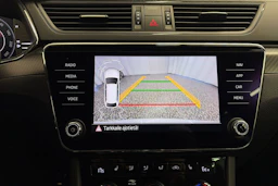 valkoinen Skoda Superb 2020 kuva 23.