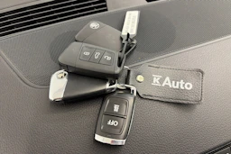valkoinen Skoda Superb 2020 kuva 31.