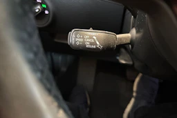 Valkoinen Skoda Superb 2020 kuva 17.