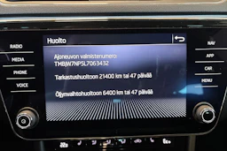 Valkoinen Skoda Superb 2020 kuva 20.