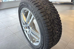 Valkoinen Skoda Superb 2020 kuva 24.