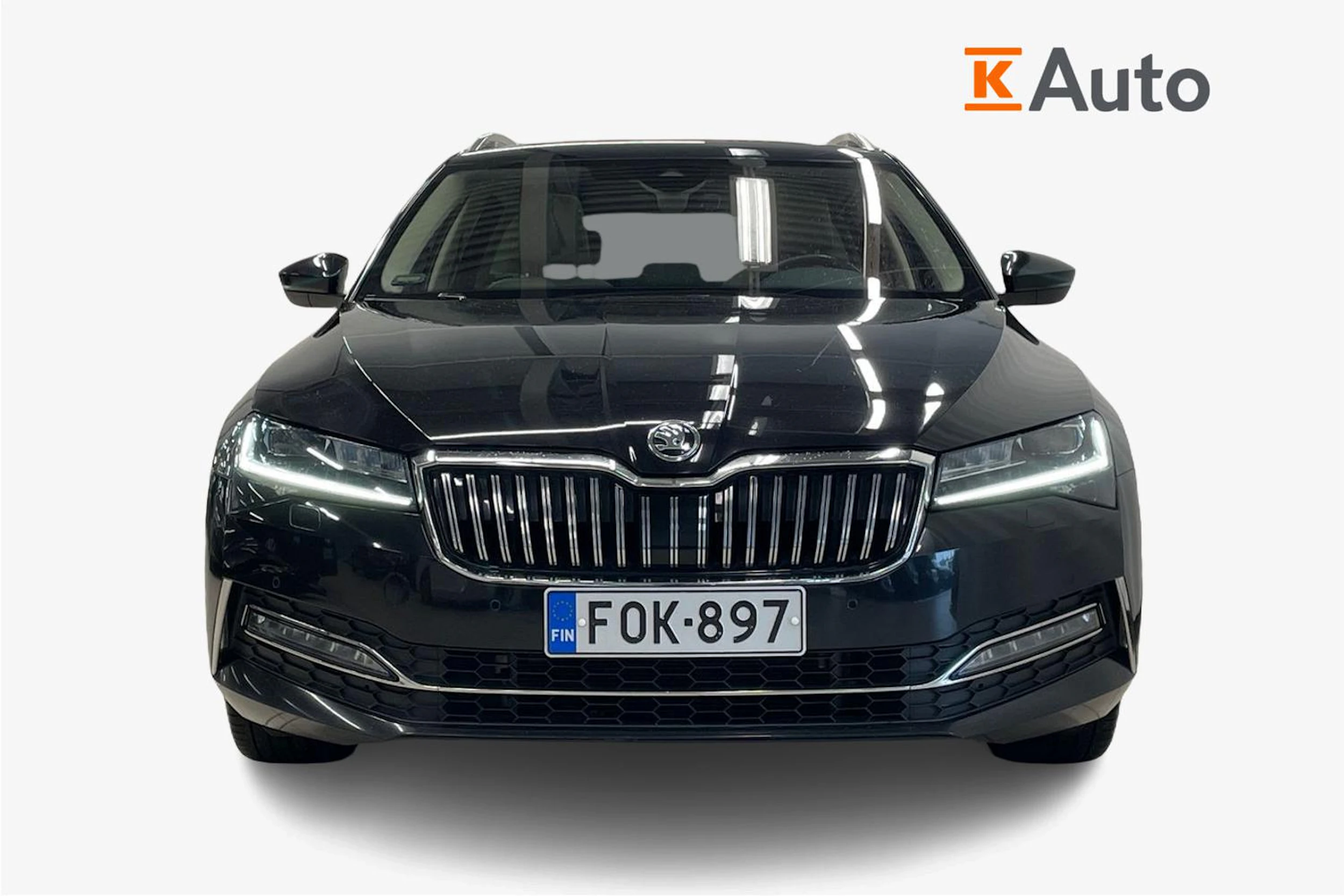 Musta Skoda Superb 2020 kuva 4.
