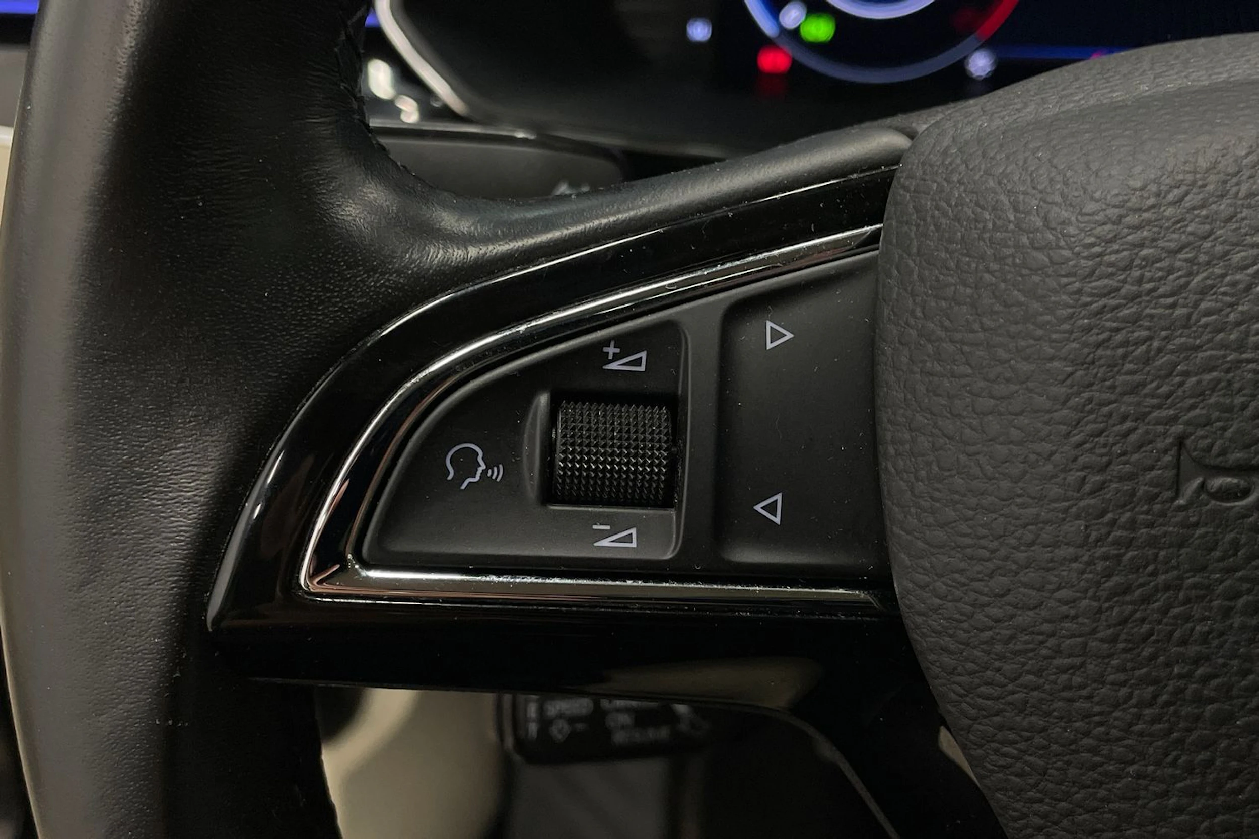 Musta Skoda Superb 2020 kuva 14.