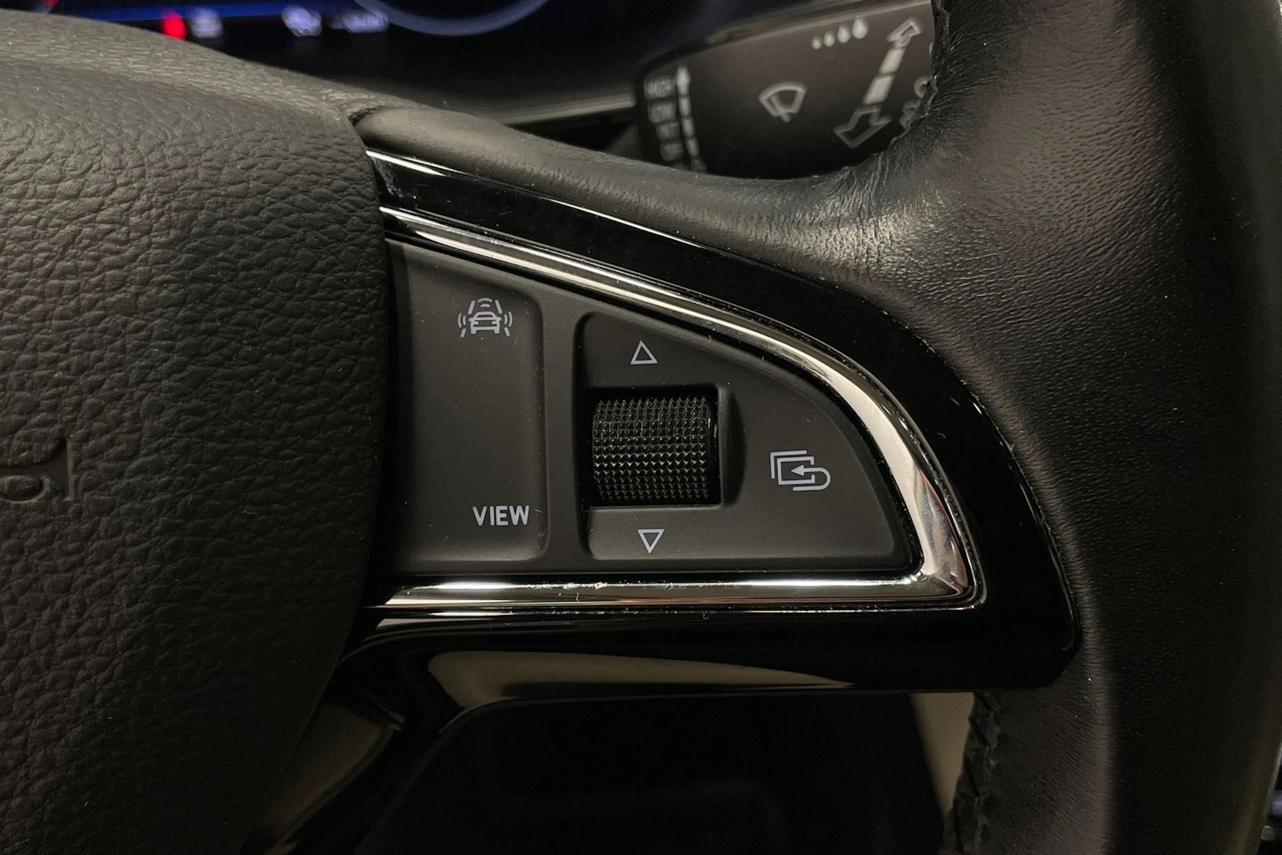 Musta Skoda Superb 2020 kuva 15.