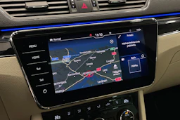 Musta Skoda Superb 2020 kuva 19.