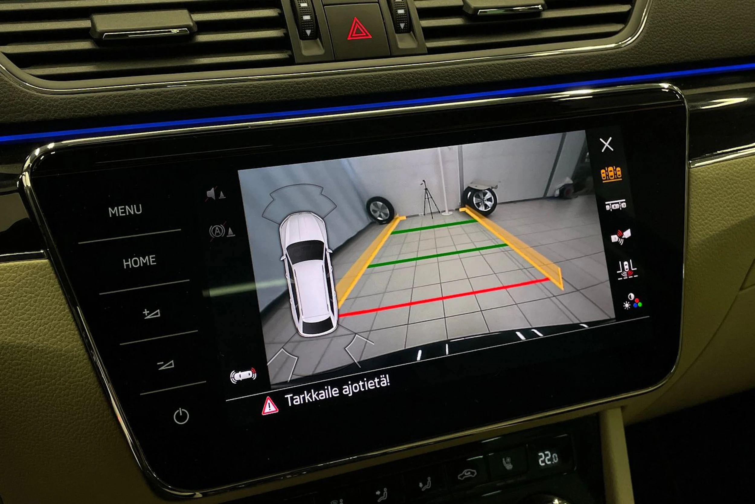 Musta Skoda Superb 2020 kuva 20.