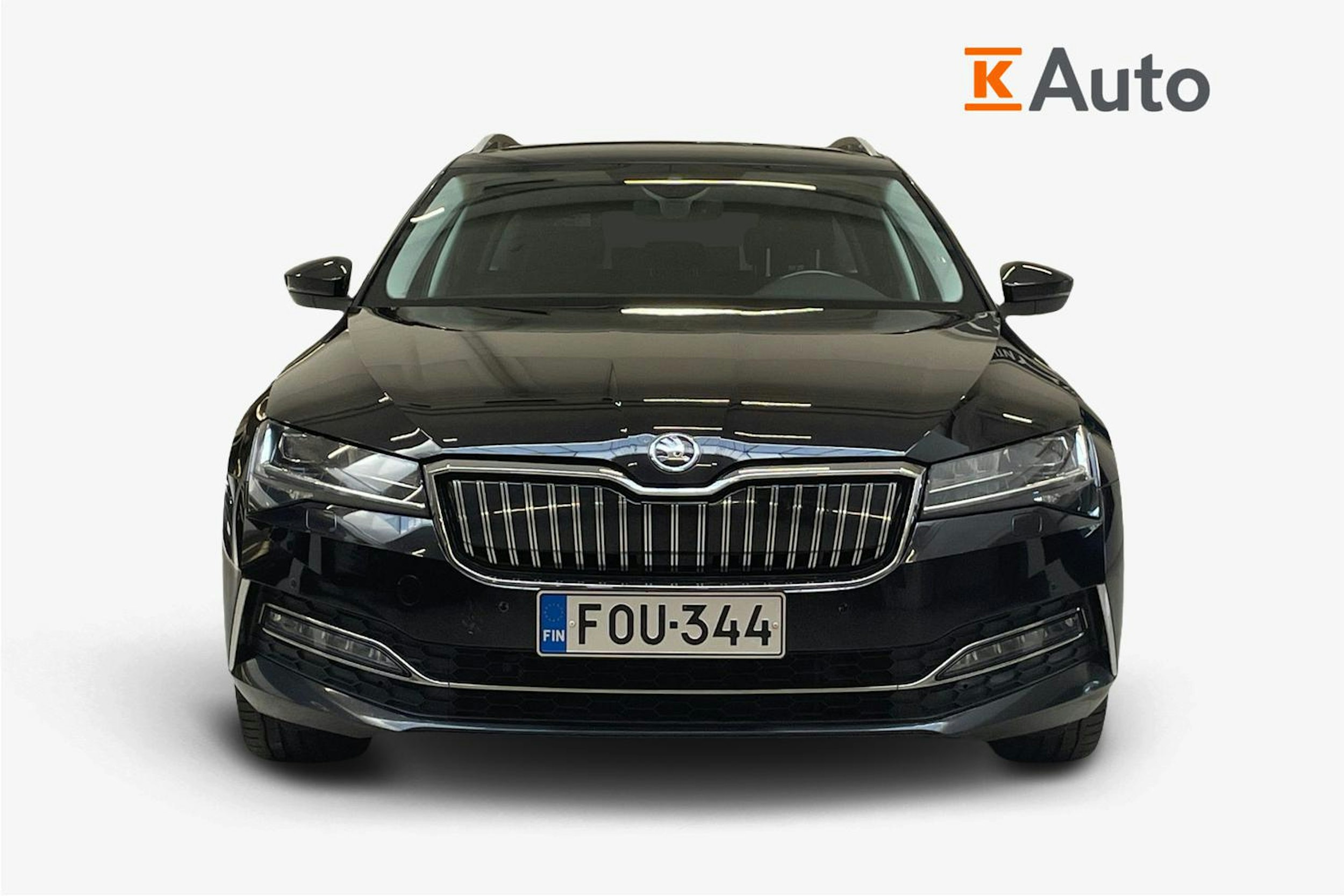 musta Skoda Superb 2020 kuva 5.
