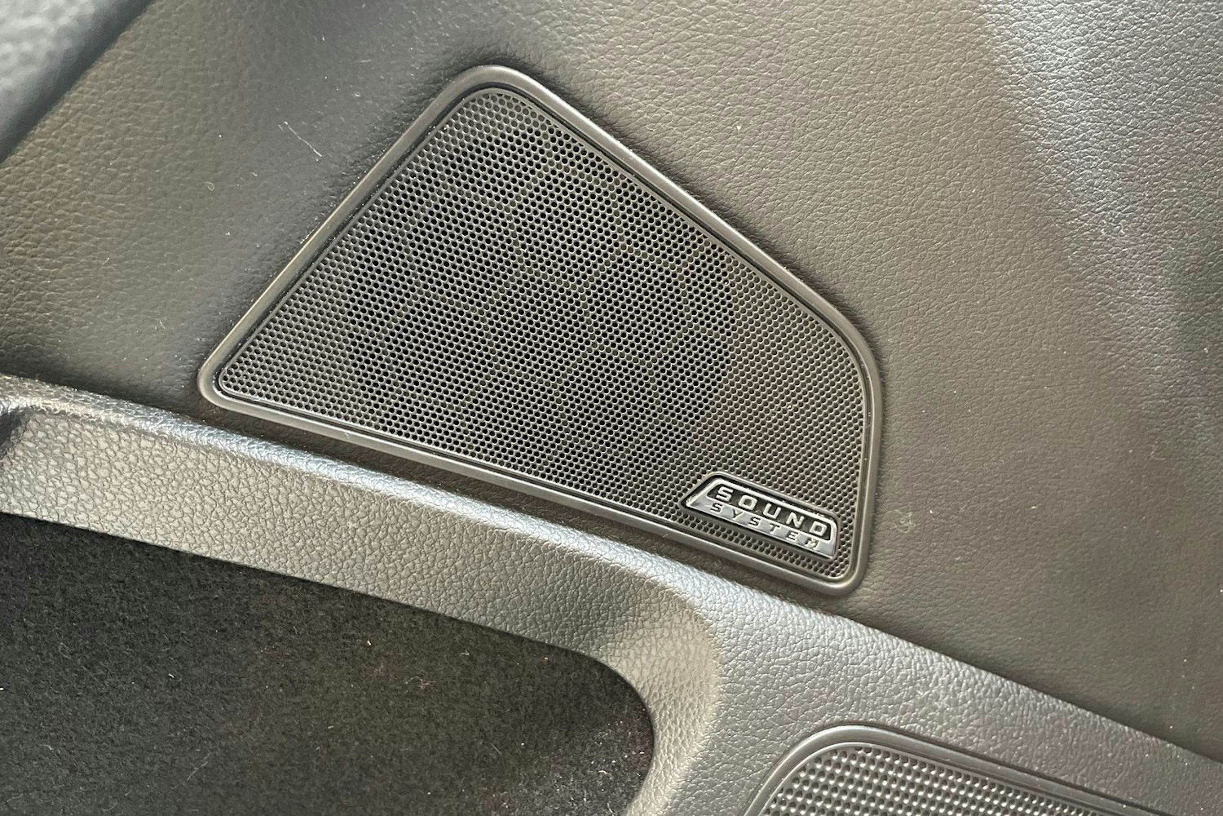 musta Skoda Superb 2020 kuva 29.
