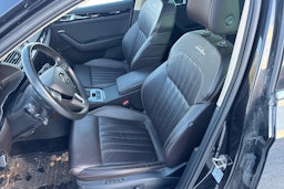 musta Skoda Superb 2020 kuva 3.