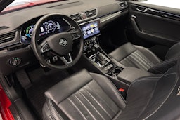 punainen Skoda Superb 2020 kuva 7.