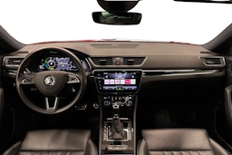 punainen Skoda Superb 2020 kuva 9.