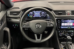 punainen Skoda Superb 2020 kuva 16.