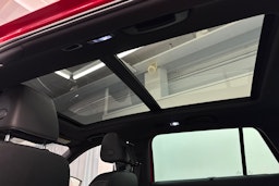 punainen Skoda Superb 2020 kuva 17.