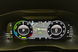 punainen Skoda Superb 2020 kuva 18.