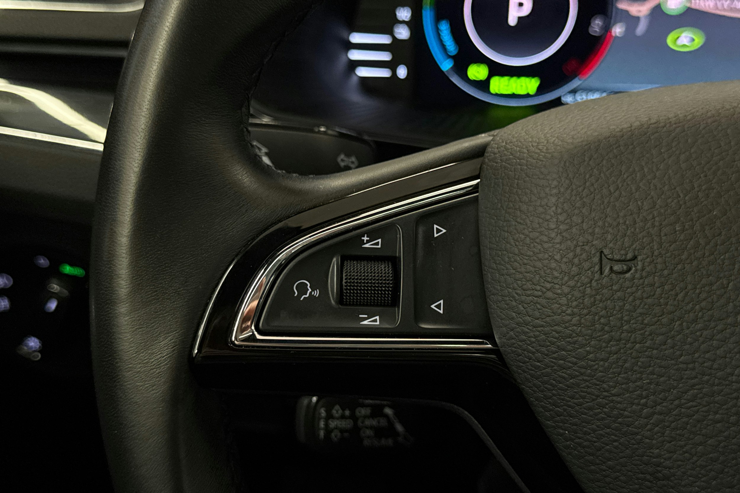 punainen Skoda Superb 2020 kuva 19.