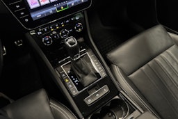 punainen Skoda Superb 2020 kuva 23.