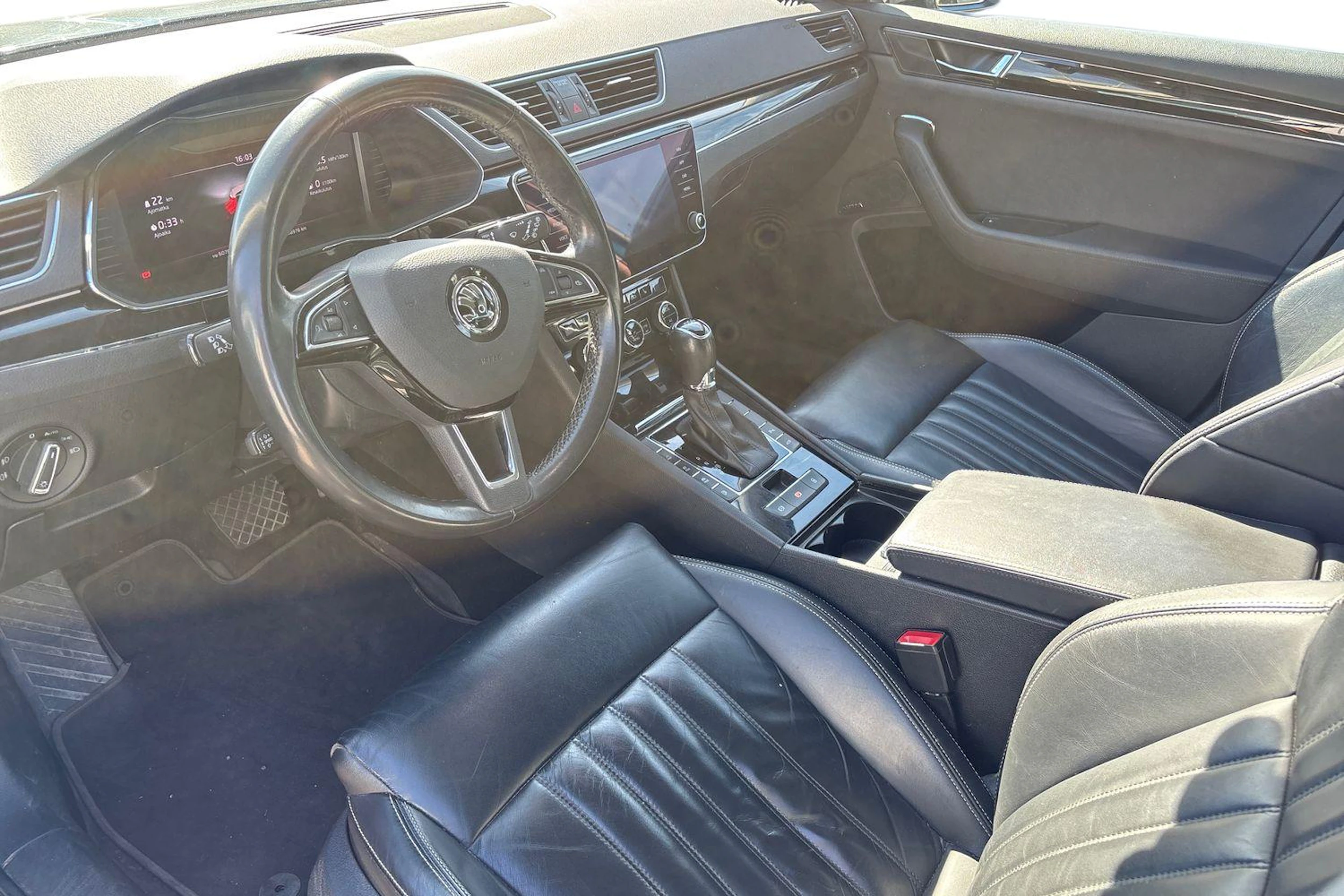 met. sininen Skoda Superb 2020 kuva 3.