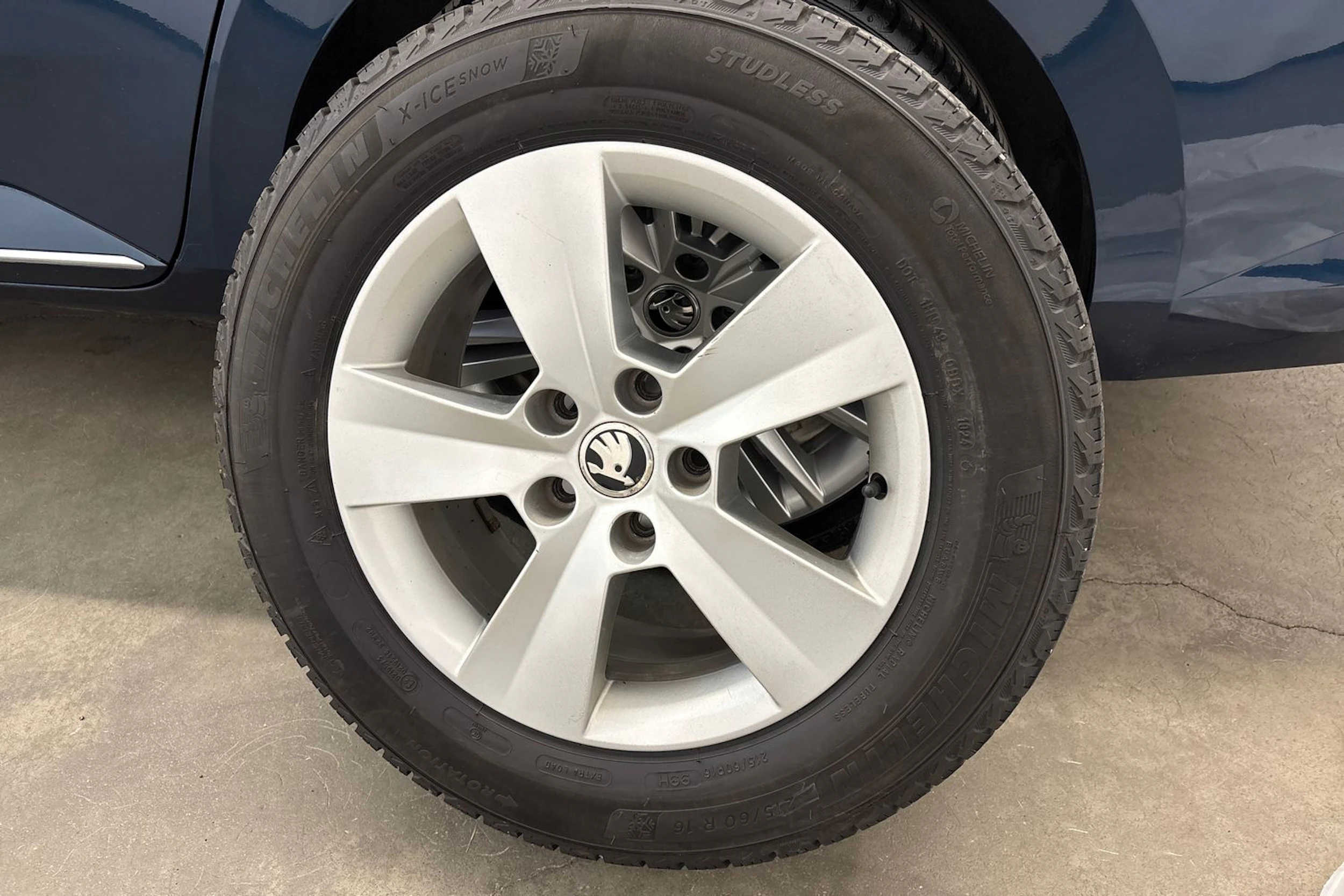 met. sininen Skoda Superb 2020 kuva 15.