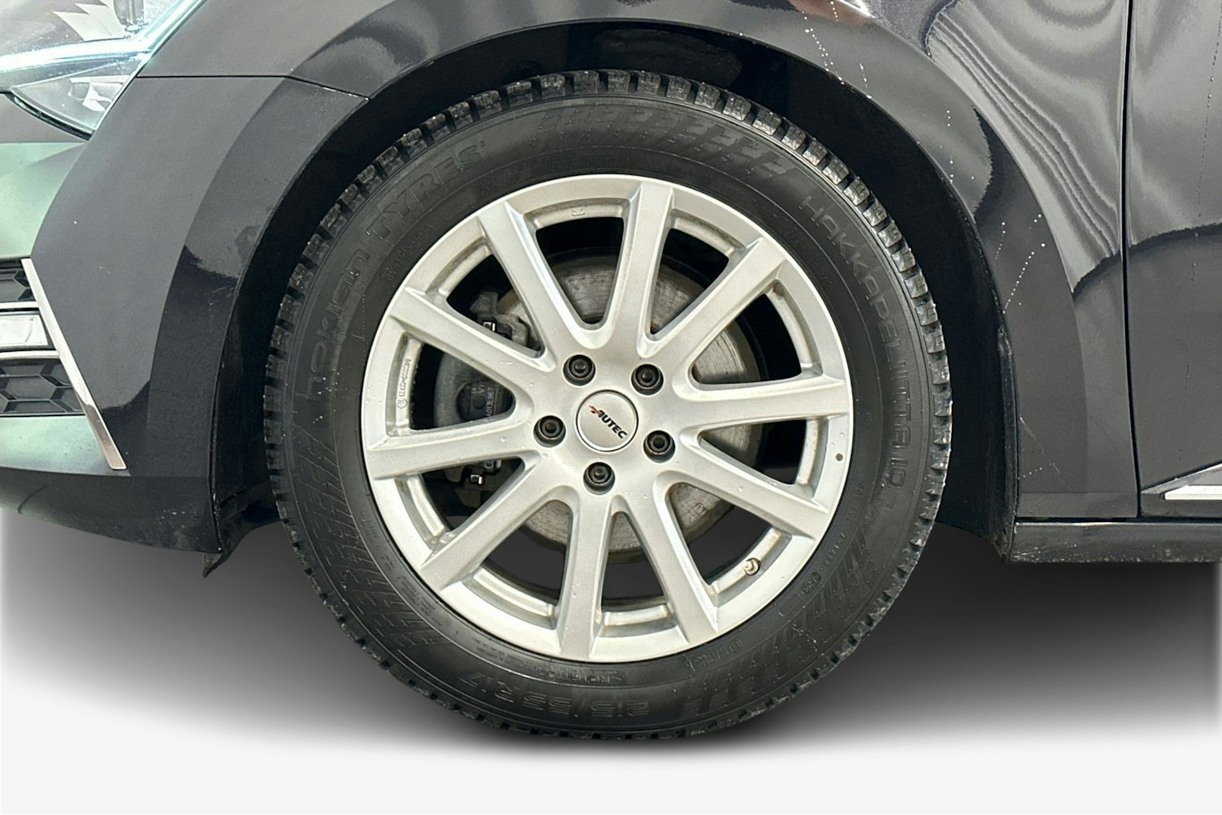 musta Skoda Superb 2020 kuva 11.