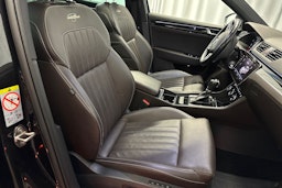 musta Skoda Superb 2020 kuva 17.