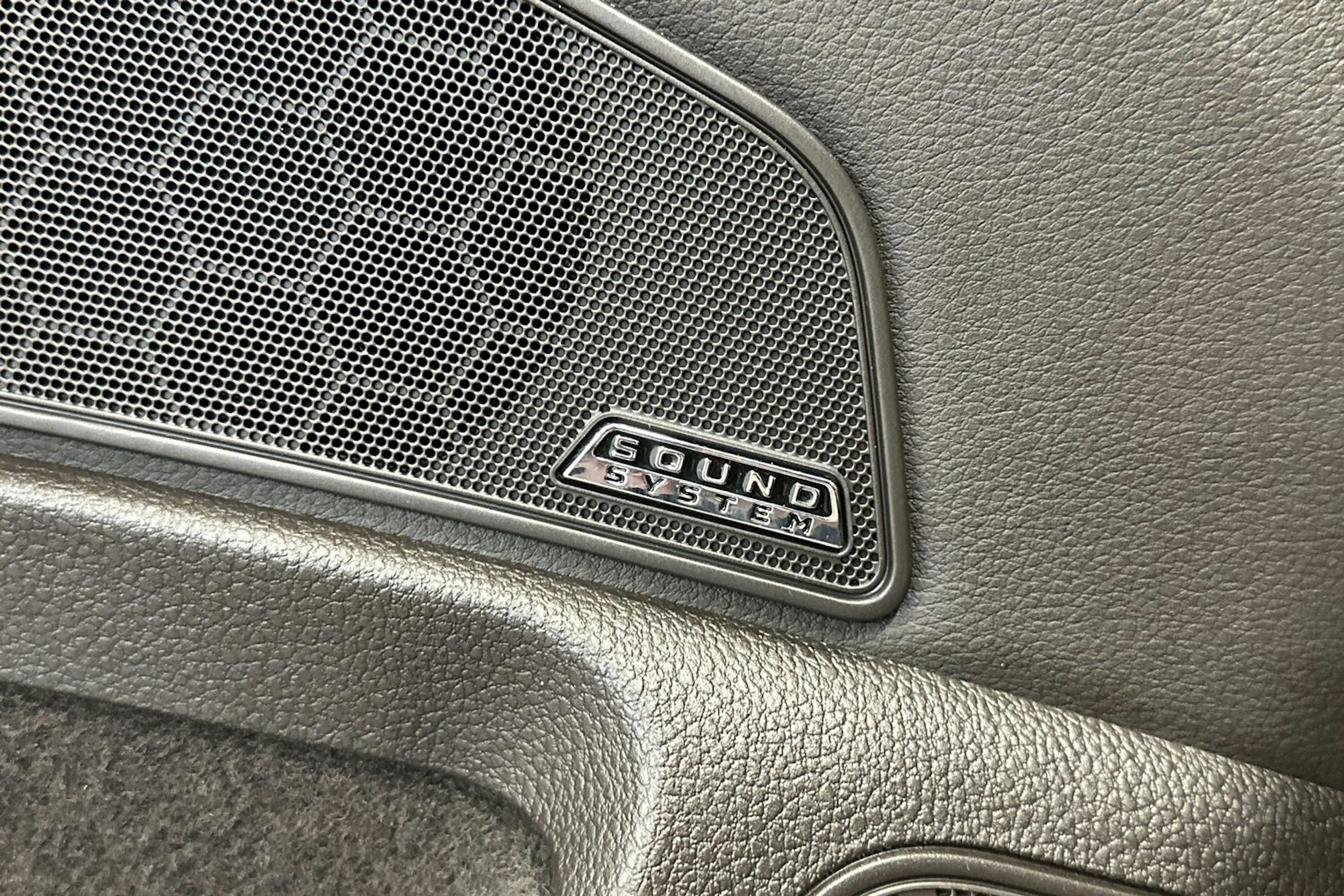 musta Skoda Superb 2020 kuva 21.