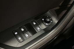 musta Skoda Superb 2020 kuva 22.