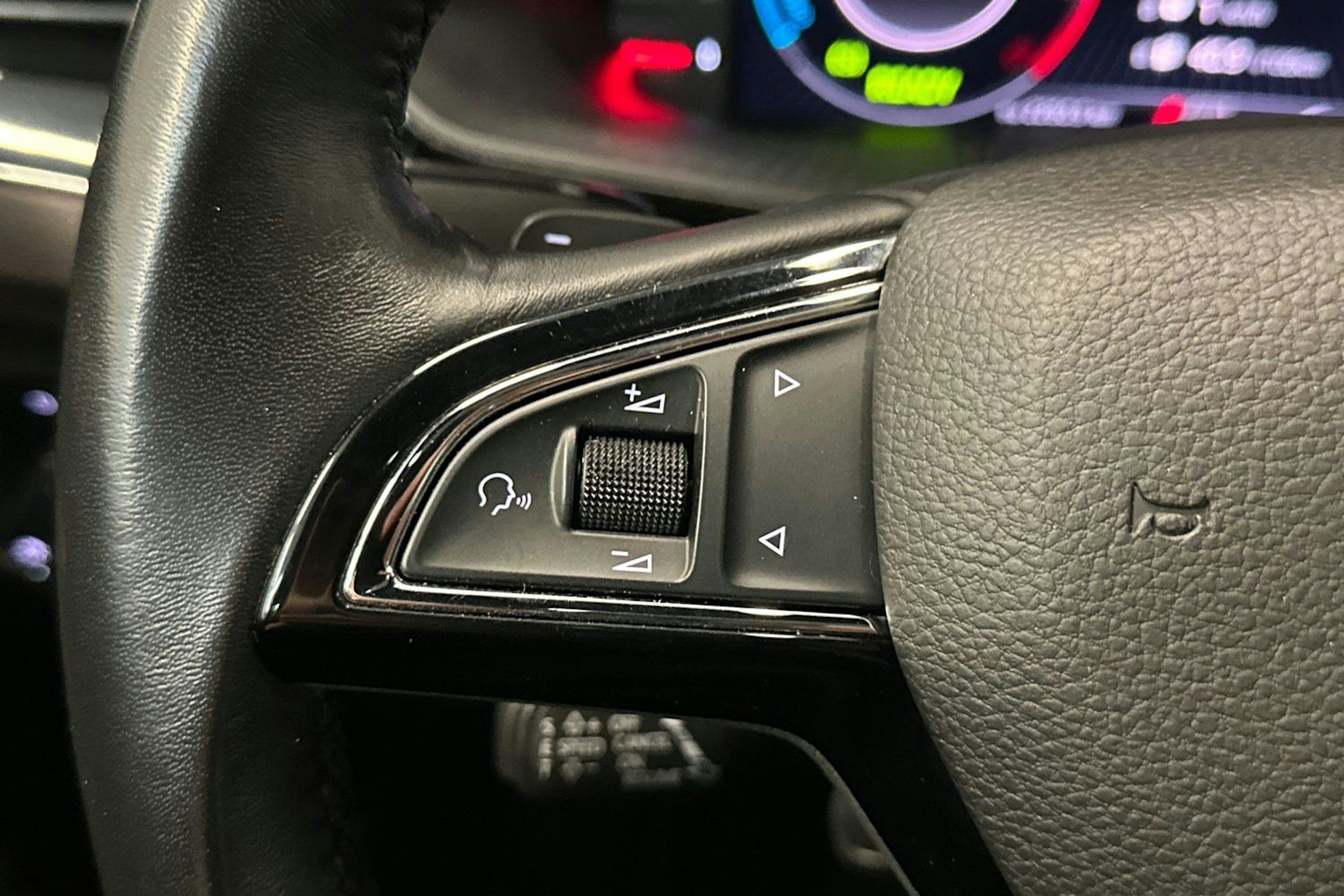 musta Skoda Superb 2020 kuva 24.