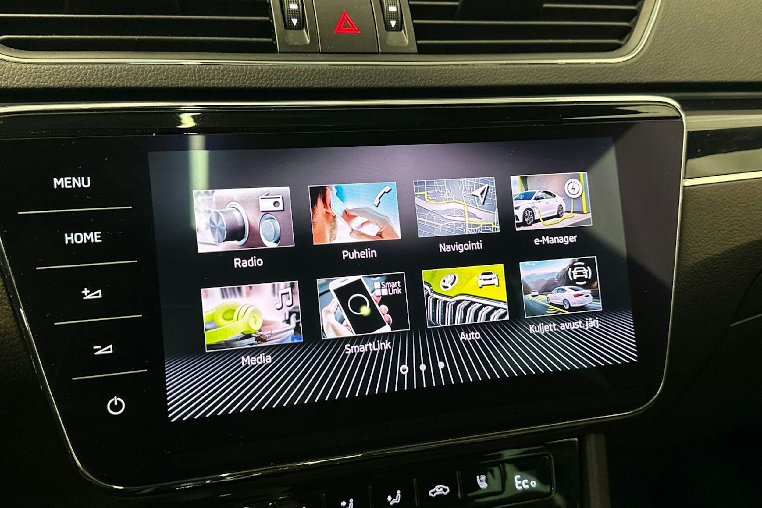 musta Skoda Superb 2020 kuva 29.