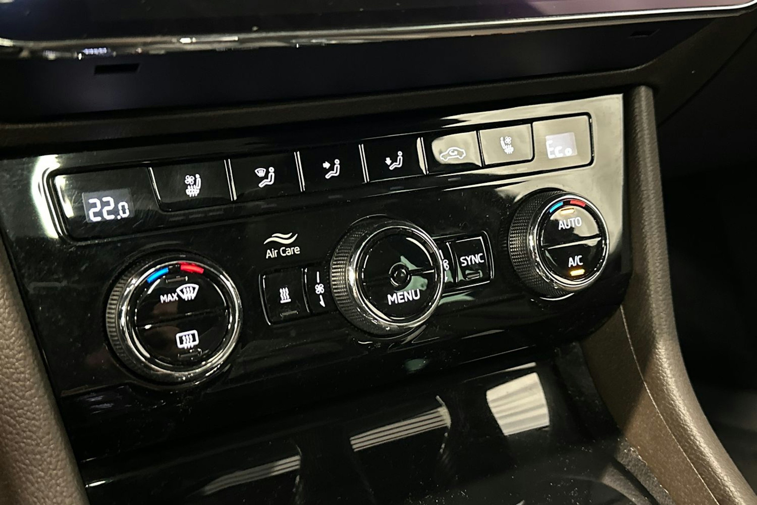 musta Skoda Superb 2020 kuva 33.