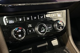 musta Skoda Superb 2020 kuva 33.