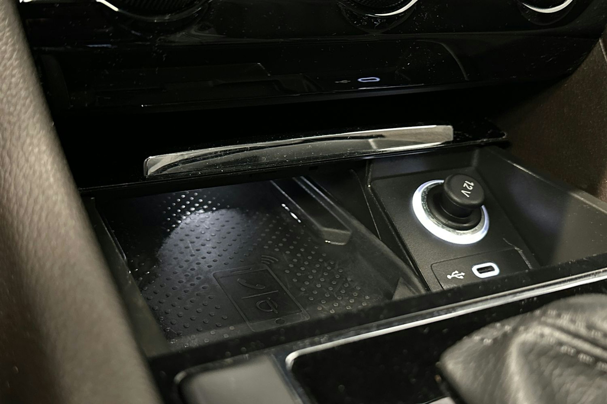 musta Skoda Superb 2020 kuva 34.