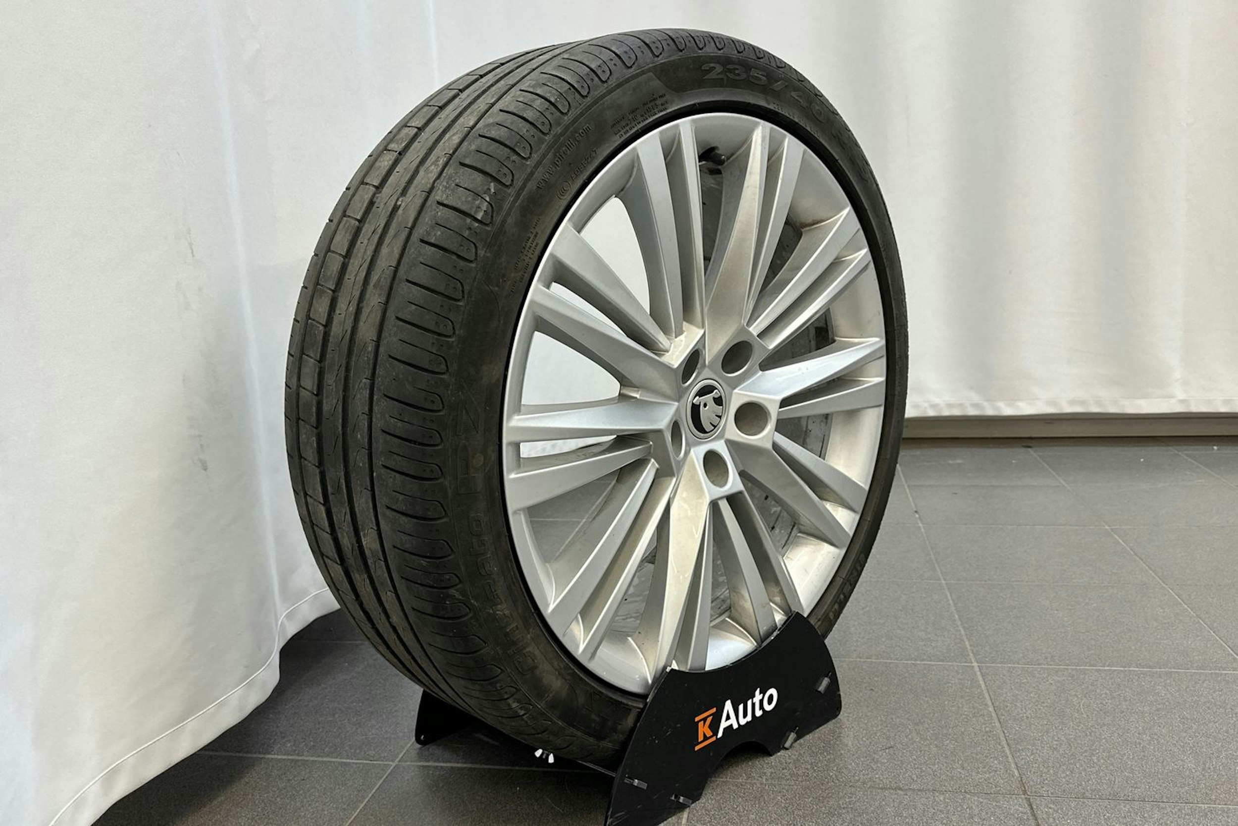 musta Skoda Superb 2020 kuva 40.