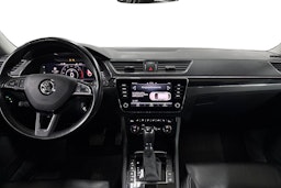Valkoinen Skoda Superb 2020 kuva 9.
