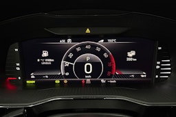 Valkoinen Skoda Superb 2020 kuva 15.