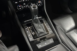 Valkoinen Skoda Superb 2020 kuva 25.