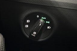 Valkoinen Skoda Superb 2020 kuva 27.