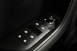 Valkoinen Skoda Superb 2020 kuva 28.