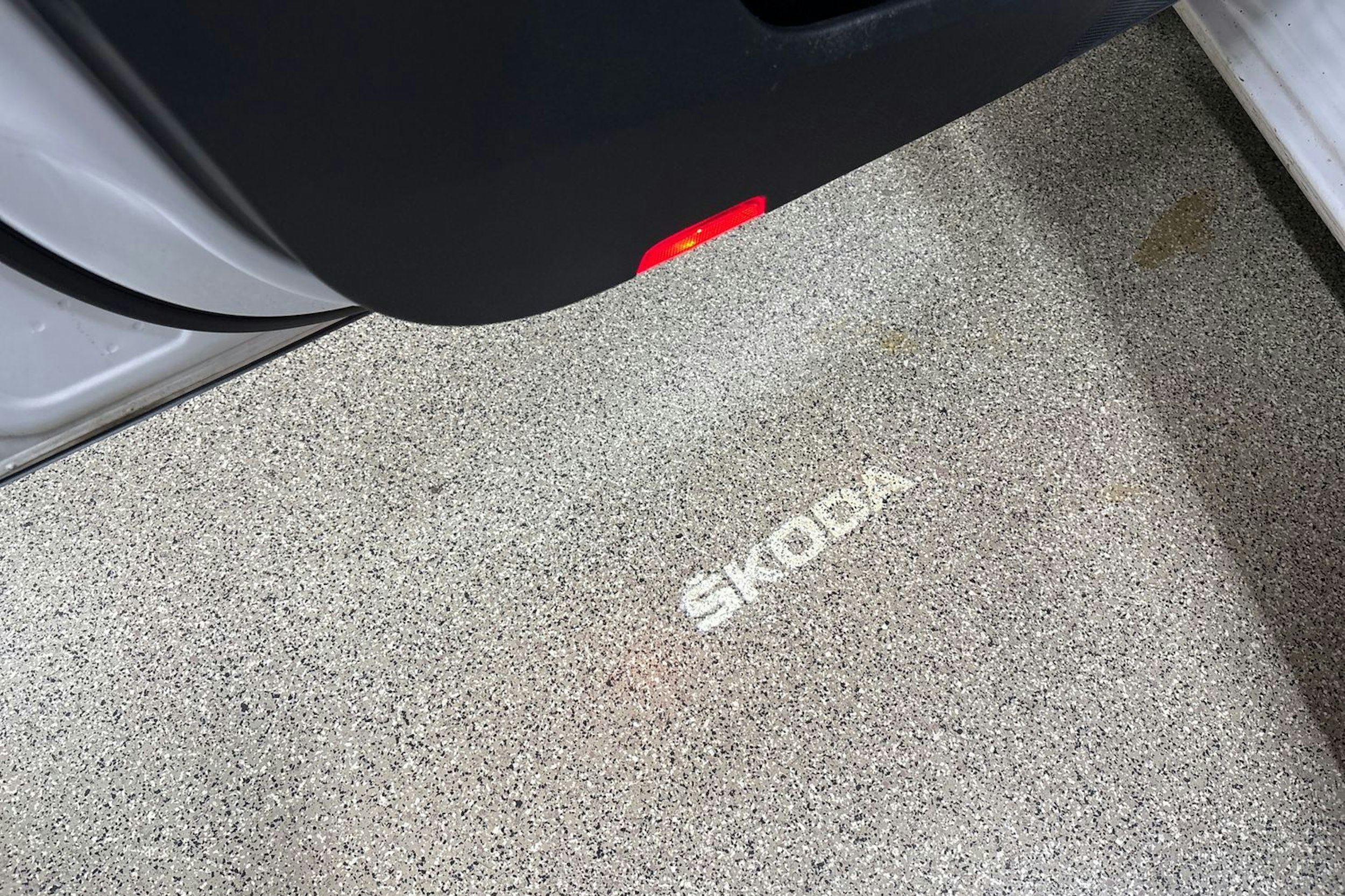 Valkoinen Skoda Superb 2020 kuva 35.