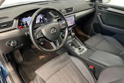 sininen Skoda Superb 2020 kuva 6.