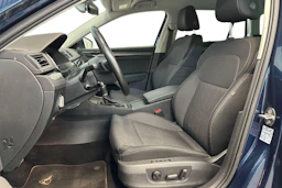 sininen Skoda Superb 2020 kuva 9.